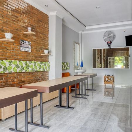 Reddoorz Near Sindu Kusuma Edupark 2 Hotell Cebongan Exteriör bild