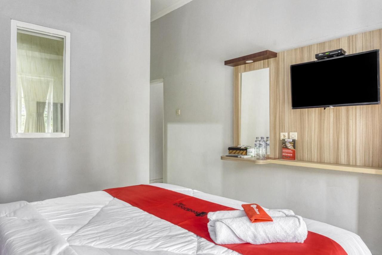 Reddoorz Near Sindu Kusuma Edupark 2 Hotell Cebongan Exteriör bild
