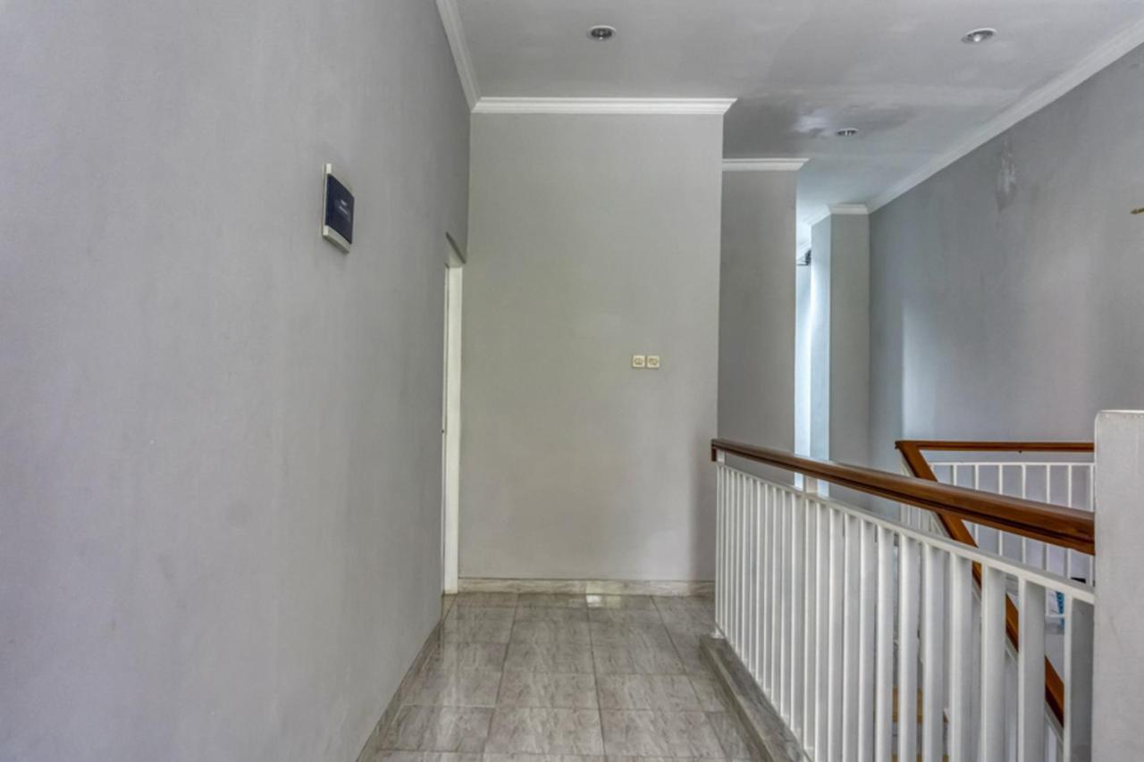 Reddoorz Near Sindu Kusuma Edupark 2 Hotell Cebongan Exteriör bild